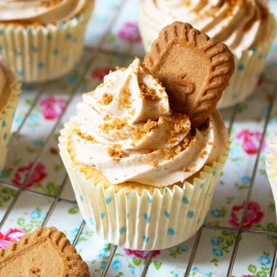 Banana Pudding Cupcake